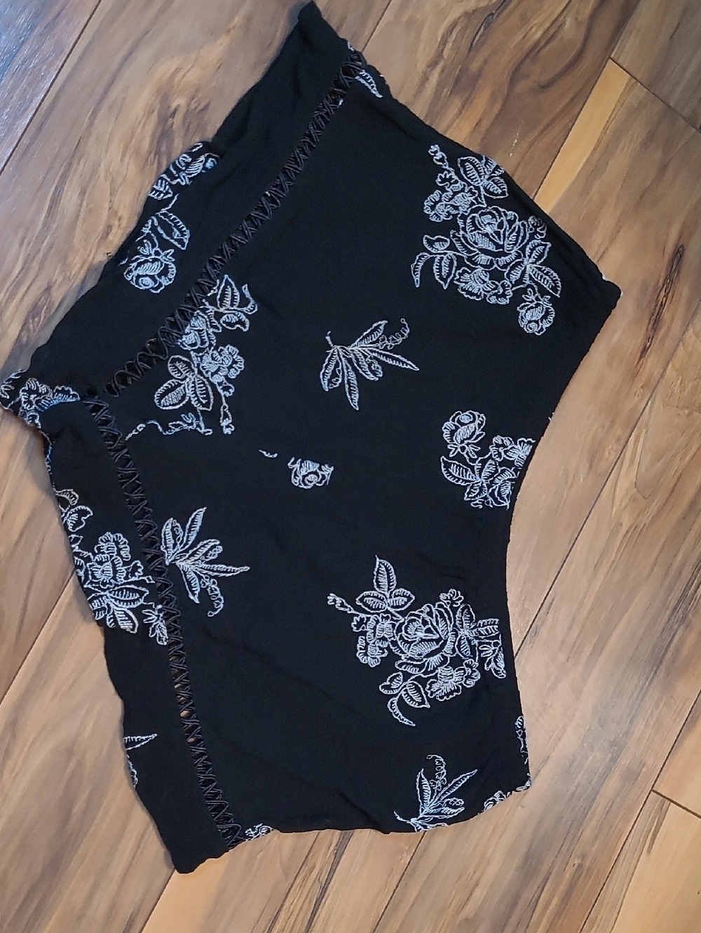 Kendall & Kylie Black Shorts with White Floral Stitching